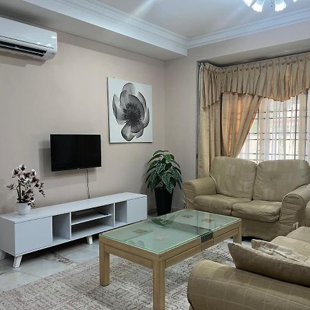 D’Lestari Homestay Seri Kembangan Dış mekan fotoğraf