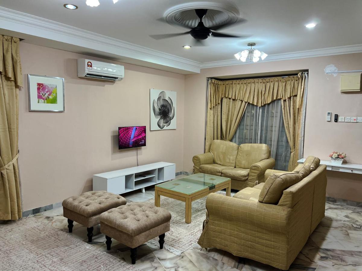D’Lestari Homestay Seri Kembangan Dış mekan fotoğraf