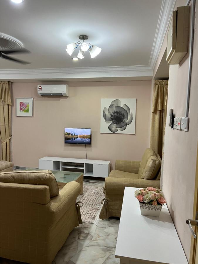 D’Lestari Homestay Seri Kembangan Dış mekan fotoğraf