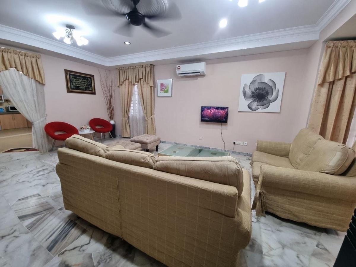 D’Lestari Homestay Seri Kembangan Dış mekan fotoğraf