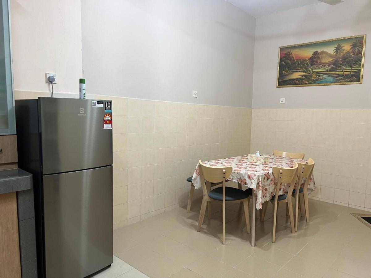 D’Lestari Homestay Seri Kembangan Dış mekan fotoğraf