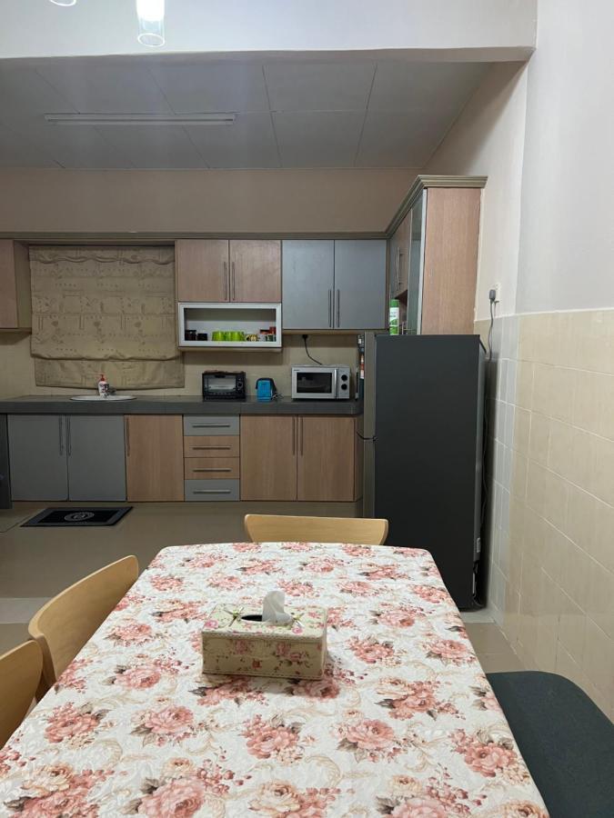 D’Lestari Homestay Seri Kembangan Dış mekan fotoğraf