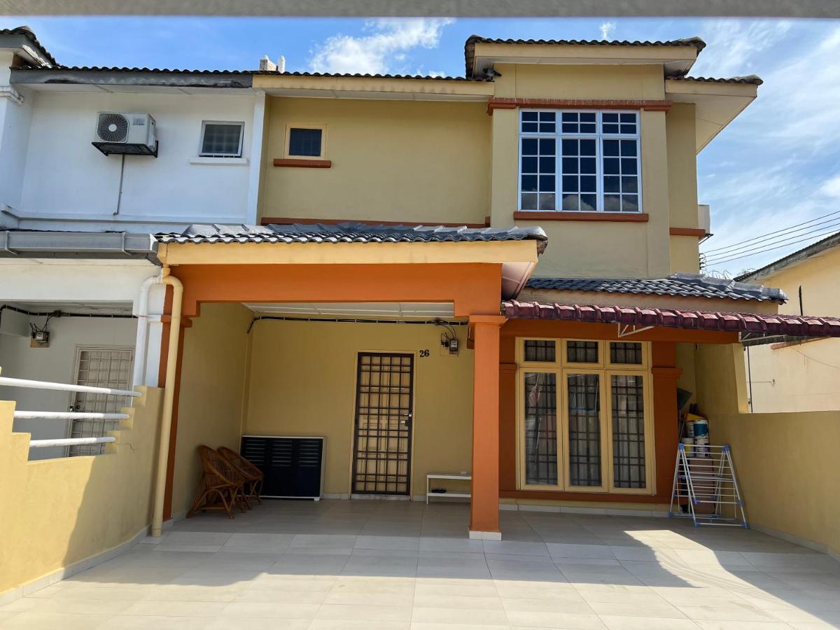 D’Lestari Homestay Seri Kembangan Dış mekan fotoğraf