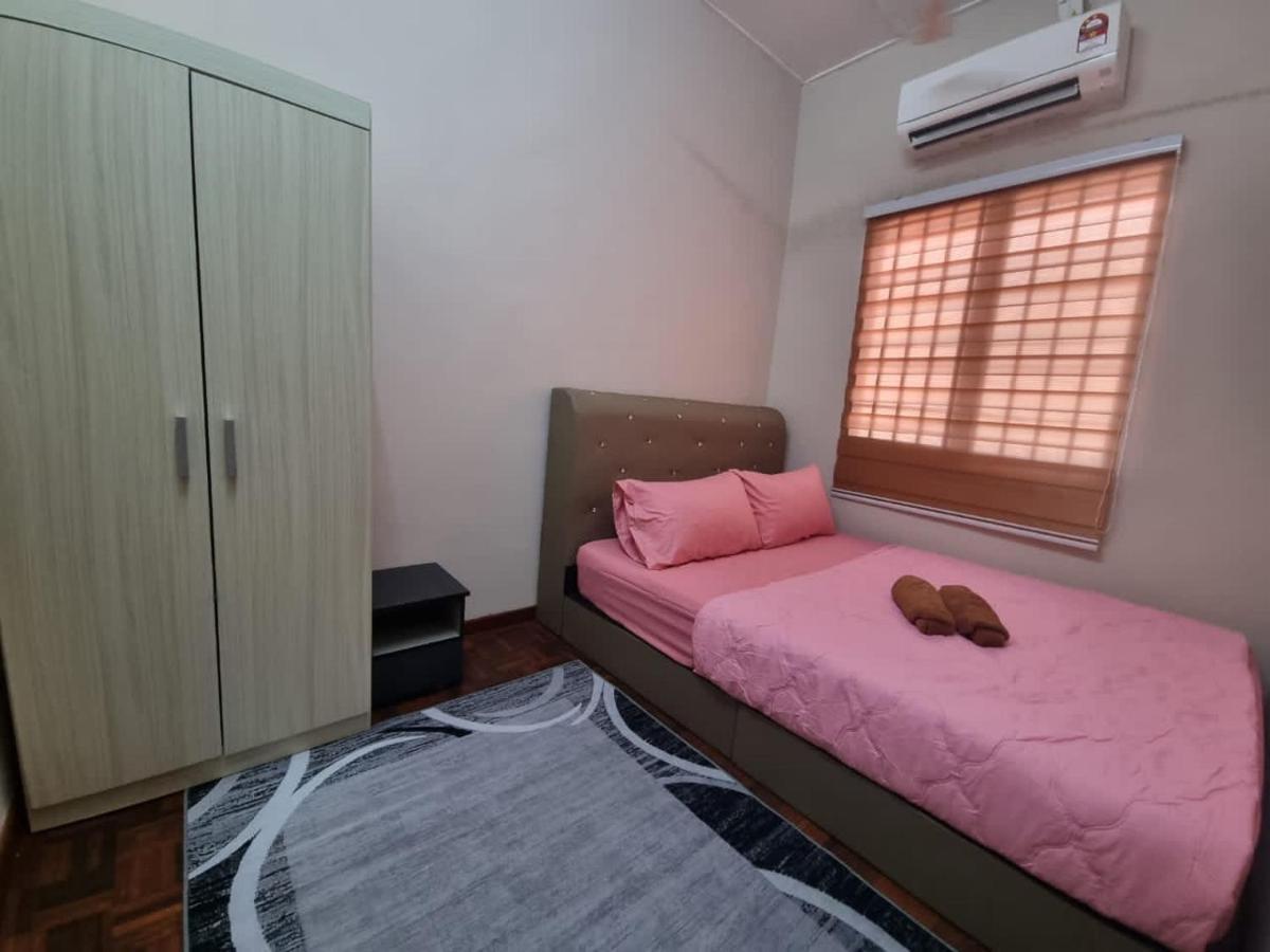 D’Lestari Homestay Seri Kembangan Dış mekan fotoğraf